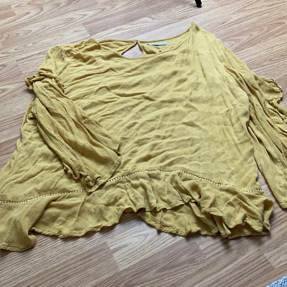 Serene bohemian long sleeved blouse. Large